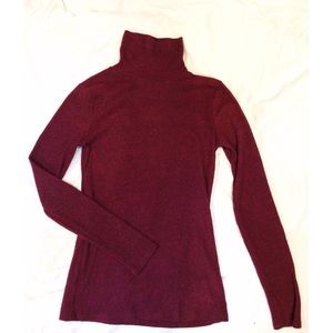 Red heathered form fitting mock neck!